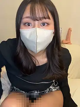 Snapshot of Mizuki_00122 chatting on 11/17/25, 11:38 Mizuki 00122 online show from 11/17/25, 11:38