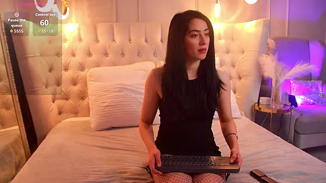 Snapshot of VelissaBowen chatting on 12/04/25, 09:29 VelissaBowen online show from 12/04/25, 09:29