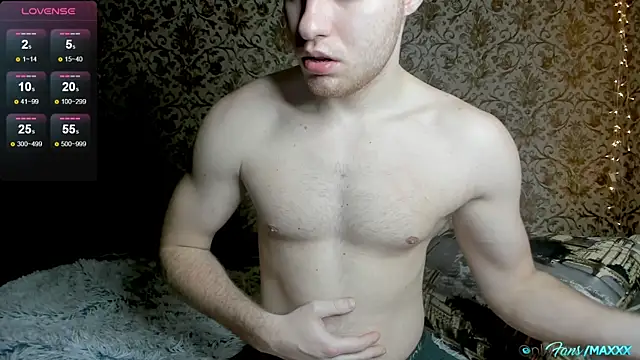 Snapshot of Maxhornyblondieman chatting on 12/19/25, 10:22 Maxhornyblondieman online show from 12/19/25, 10:22