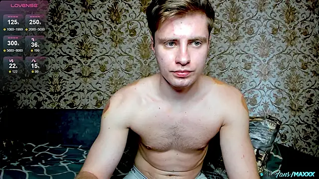 Snapshot of Maxhornyblondieman chatting on 03/16/26, 01:48 Maxhornyblondieman online show from 03/16/26, 01:48