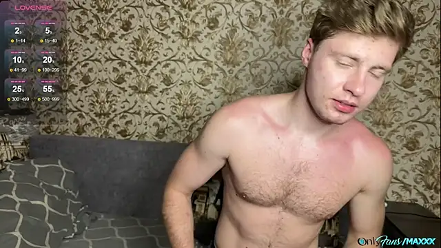 Snapshot of Maxhornyblondieman chatting on 05/20/26, 05:41 Maxhornyblondieman online show from 05/20/26, 05:41