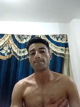 Snapshot of noah77_ chatting on 11/22/25, 04:33 noah77 online show from 11/22/25, 04:33