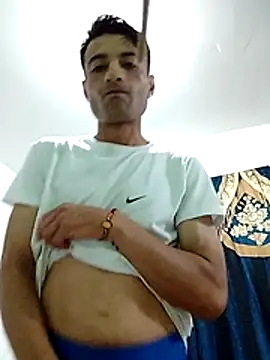 Snapshot of noah77_ chatting on 11/26/25, 02:01 noah77 online show from 11/26/25, 02:01