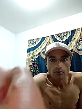 Snapshot of noah77_ chatting on 11/30/25, 03:43 noah77 online show from 11/30/25, 03:43