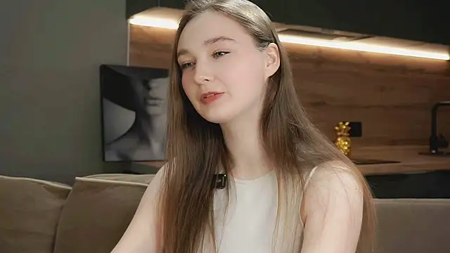 Eliravelvet online show from 11/18/25, 06:12