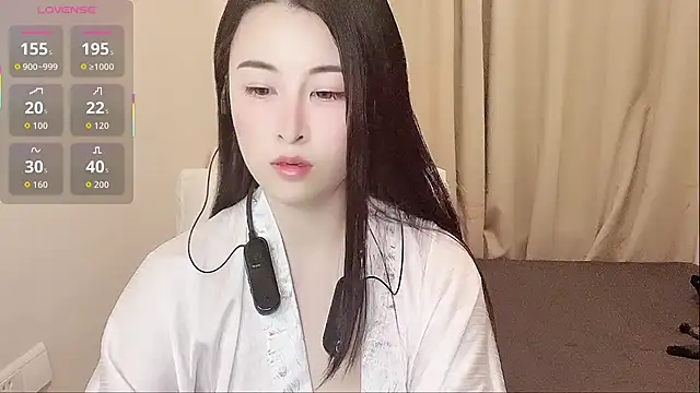 Snapshot of little-monster chatting on 12/03/25, 09:29 little-monster online show from 12/03/25, 09:29