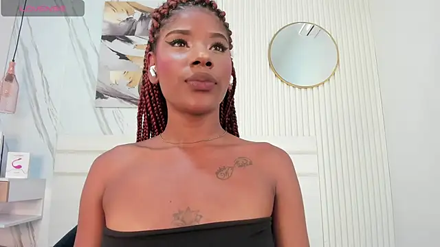 Snapshot of Afro_Luna chatting on 12/15/25, 11:25 Afro Luna online show from 12/15/25, 11:25