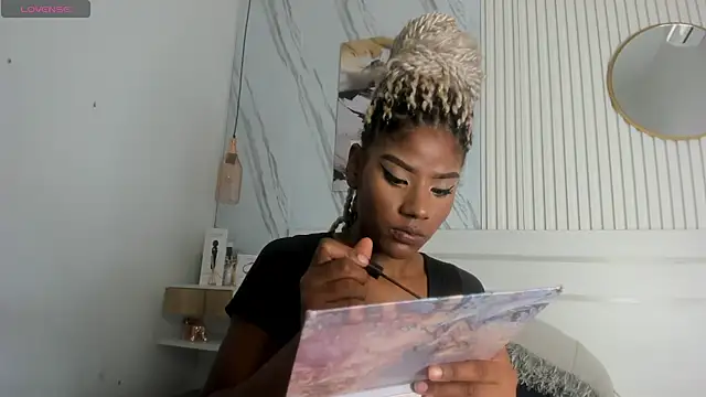Snapshot of Afro_Luna chatting on 01/19/26, 11:36 Afro Luna online show from 01/19/26, 11:36