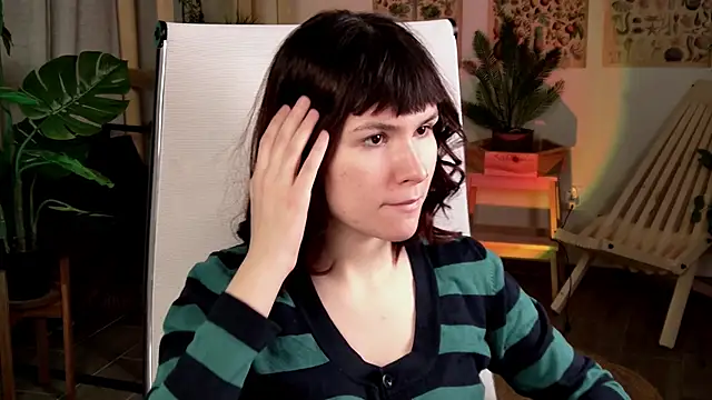 Snapshot of RickiOwens chatting on 12/15/25, 06:39 RickiOwens online show from 12/15/25, 06:39