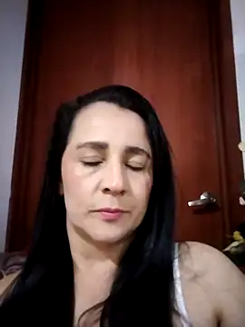 Snapshot of Sex_Annie chatting on 12/22/25, 04:42 Sex Annie online show from 12/22/25, 04:42
