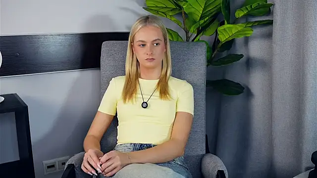 TheresaBreth online show from 11/18/25, 10:09