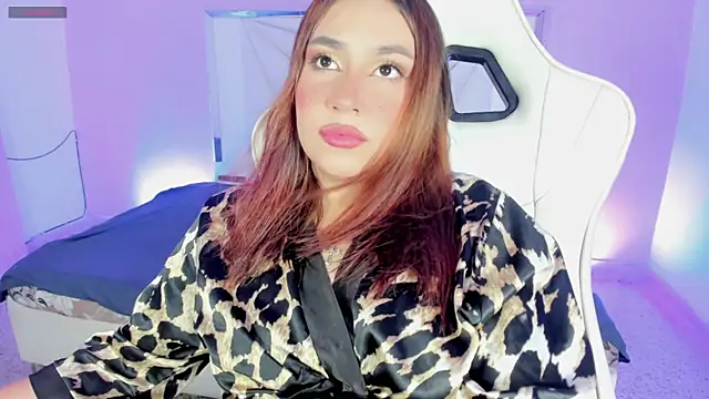 Snapshot of Isabella_saenzz_ chatting on 11/27/25, 03:41 Isabella saenzz online show from 11/27/25, 03:41