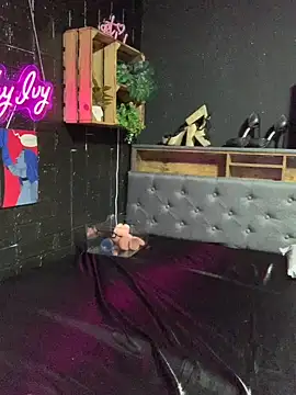 Shy-Ivy online show from 05/06/26, 10:04