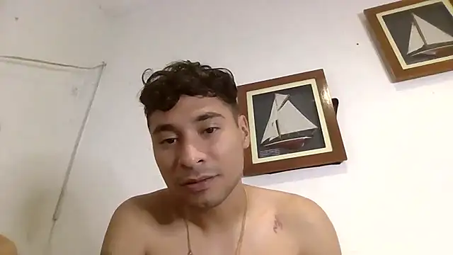 Snapshot of miguelgomher chatting on 12/14/25, 10:25 miguelgomher online show from 12/14/25, 10:25