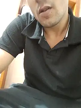 Snapshot of FrappedLocking chatting on 05/01/26, 04:17 FrappedLocking online show from 05/01/26, 04:17