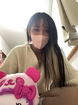 Snapshot of niina_1935 chatting on 12/01/25, 06:07 niina 1935 online show from 12/01/25, 06:07