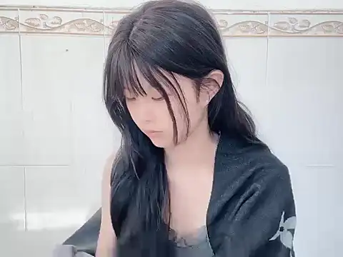 Snapshot of bunny-- chatting on 11/26/25, 04:02 bunny-- online show from 11/26/25, 04:02