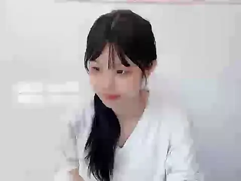 Snapshot of bunny-- chatting on 11/29/25, 03:20 bunny-- online show from 11/29/25, 03:20