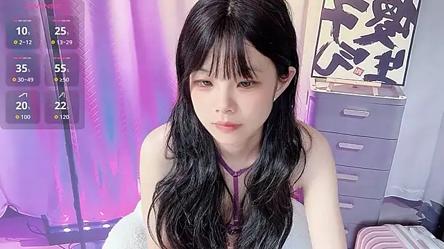 Snapshot of bunny-- chatting on 12/05/25, 06:44 bunny-- online show from 12/05/25, 06:44