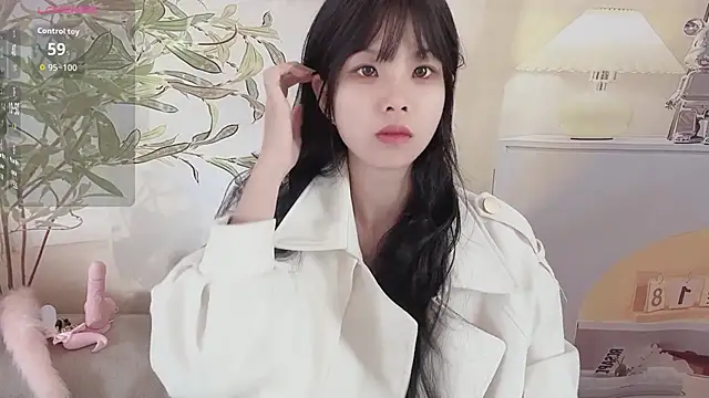 Snapshot of bunny-- chatting on 12/14/25, 05:35 bunny-- online show from 12/14/25, 05:35