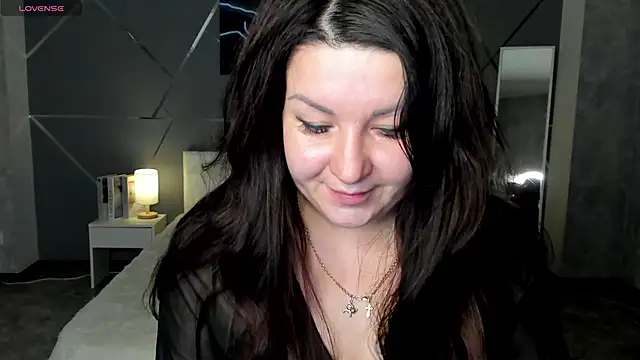 Snapshot of still__her chatting on 12/02/25, 01:11 still her online show from 12/02/25, 01:11