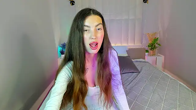 Snapshot of LiraRevery chatting on 12/03/25, 12:29 LiraRevery online show from 12/03/25, 12:29