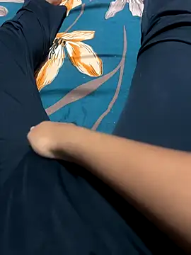 Snapshot of cutestpearl chatting on 11/19/25, 06:13 cutestpearl online show from 11/19/25, 06:13