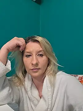 KaylinJan online show from 05/21/26, 04:08