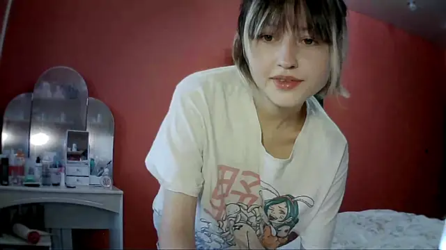 Snapshot of SkylaPorter chatting on 12/05/25, 10:13 SkylaPorter online show from 12/05/25, 10:13