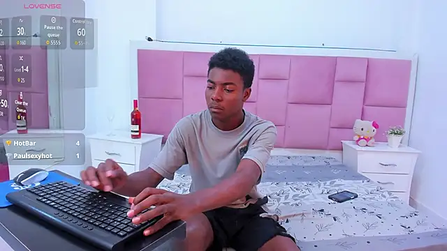 Snapshot of NoahJhonson69 chatting on 11/26/25, 07:04 NoahJhonson69 online show from 11/26/25, 07:04