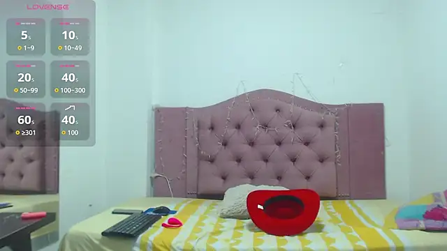 Snapshot of NoahJhonson69 chatting on 11/29/25, 11:13 NoahJhonson69 online show from 11/29/25, 11:13