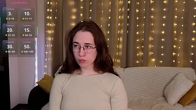 SudieNatera online show from 12/14/25, 05:13