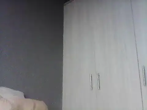 Snapshot of TiaBlaze chatting on 11/25/25, 01:55 TiaBlaze online show from 11/25/25, 01:55