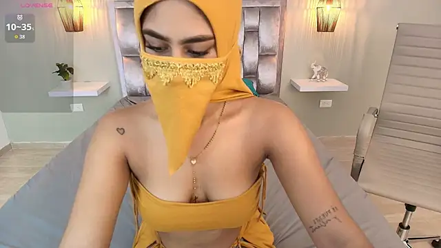 Snapshot of Natash_khalal chatting on 11/29/25, 09:29 Natash khalal online show from 11/29/25, 09:29