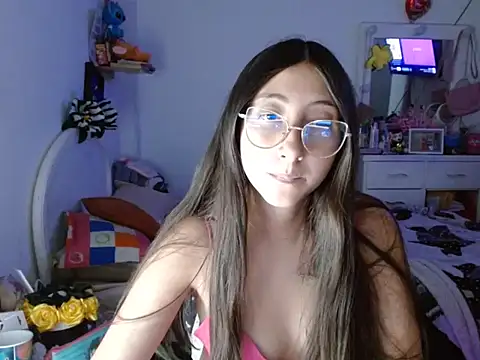 Snapshot of Nanylux chatting on 11/25/25, 03:28 Nanylux online show from 11/25/25, 03:28