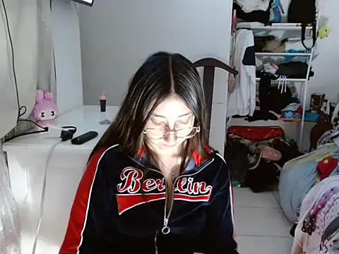 Snapshot of Nanylux chatting on 11/26/25, 03:29 Nanylux online show from 11/26/25, 03:29