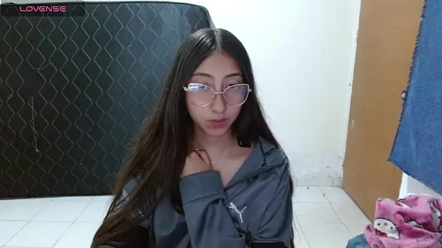 Nanylux online show from 04/28/26, 03:11