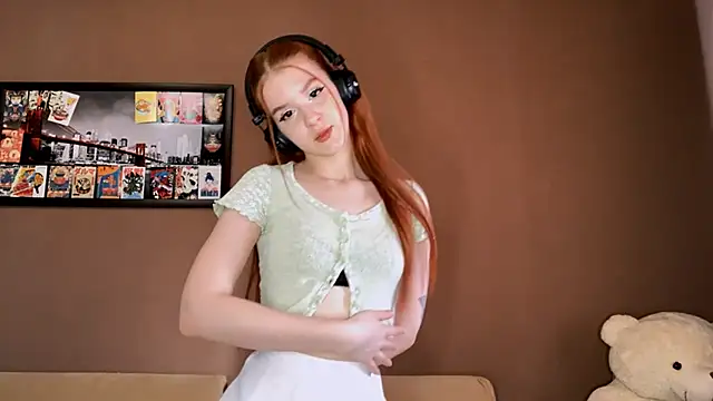 Snapshot of MichelinaCropleys chatting on 11/25/25, 06:13 MichelinaCropleys online show from 11/25/25, 06:13