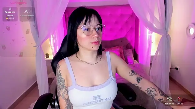 Annie Petters online show from 07/25/26, 12:58