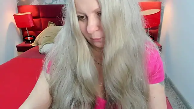 Snapshot of mariabelladonna chatting on 11/21/25, 08:51 mariabelladonna online show from 11/21/25, 08:51