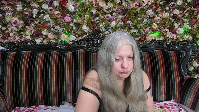 Snapshot of mariabelladonna chatting on 12/05/25, 08:34 mariabelladonna online show from 12/05/25, 08:34