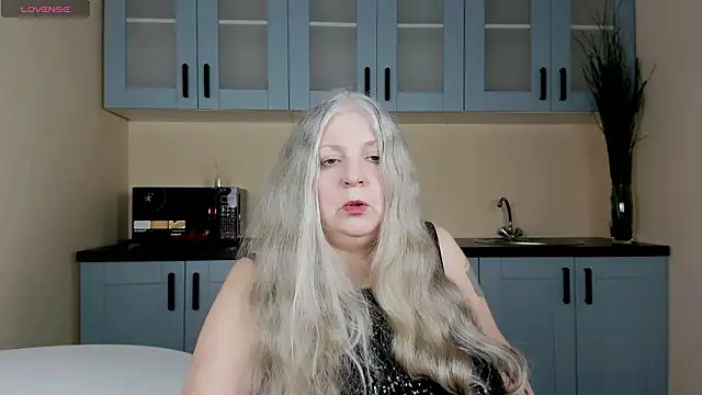 Snapshot of mariabelladonna chatting on 03/08/26, 02:15 mariabelladonna online show from 03/08/26, 02:15