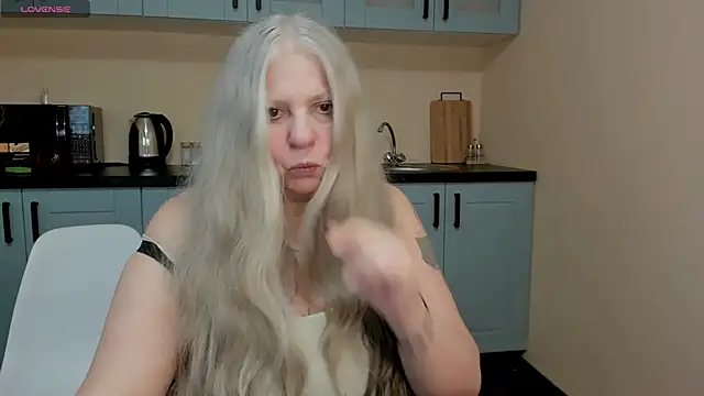 Snapshot of mariabelladonna chatting on 03/13/26, 10:27 mariabelladonna online show from 03/13/26, 10:27