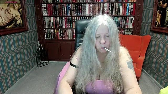 Snapshot of mariabelladonna chatting on 03/25/26, 09:43 mariabelladonna online show from 03/25/26, 09:43