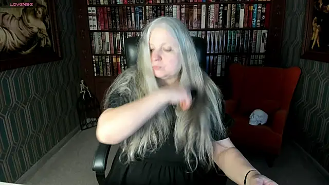 Snapshot of mariabelladonna chatting on 04/11/26, 12:26 mariabelladonna online show from 04/11/26, 12:26