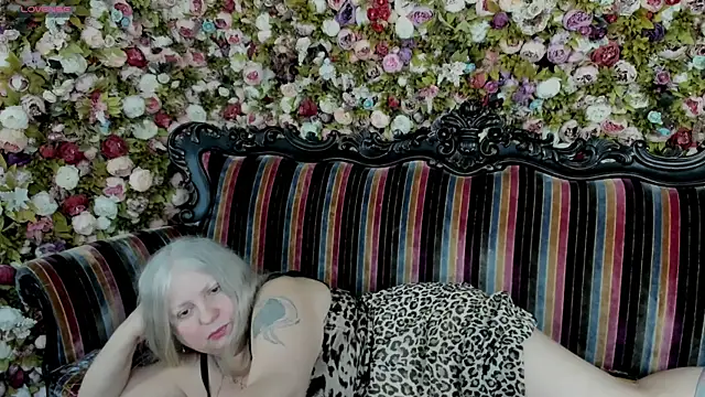 Snapshot of mariabelladonna chatting on 04/18/26, 11:36 mariabelladonna online show from 04/18/26, 11:36
