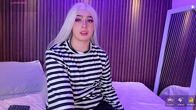 Snapshot of GabyRose9 chatting on 12/17/25, 07:42 GabyRose9 online show from 12/17/25, 07:42