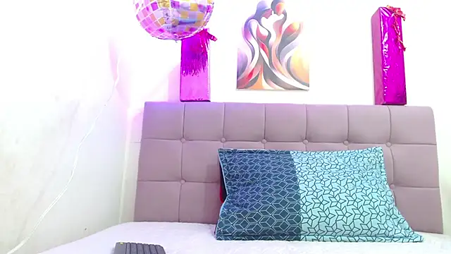 kloe wish online show from 11/19/25, 02:39