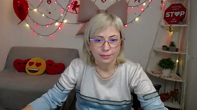 Snapshot of LaurenWishy chatting on 02/10/26, 07:40 LaurenWishy online show from 02/10/26, 07:40