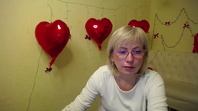 Snapshot of LaurenWishy chatting on 02/14/26, 05:43 LaurenWishy online show from 02/14/26, 05:43